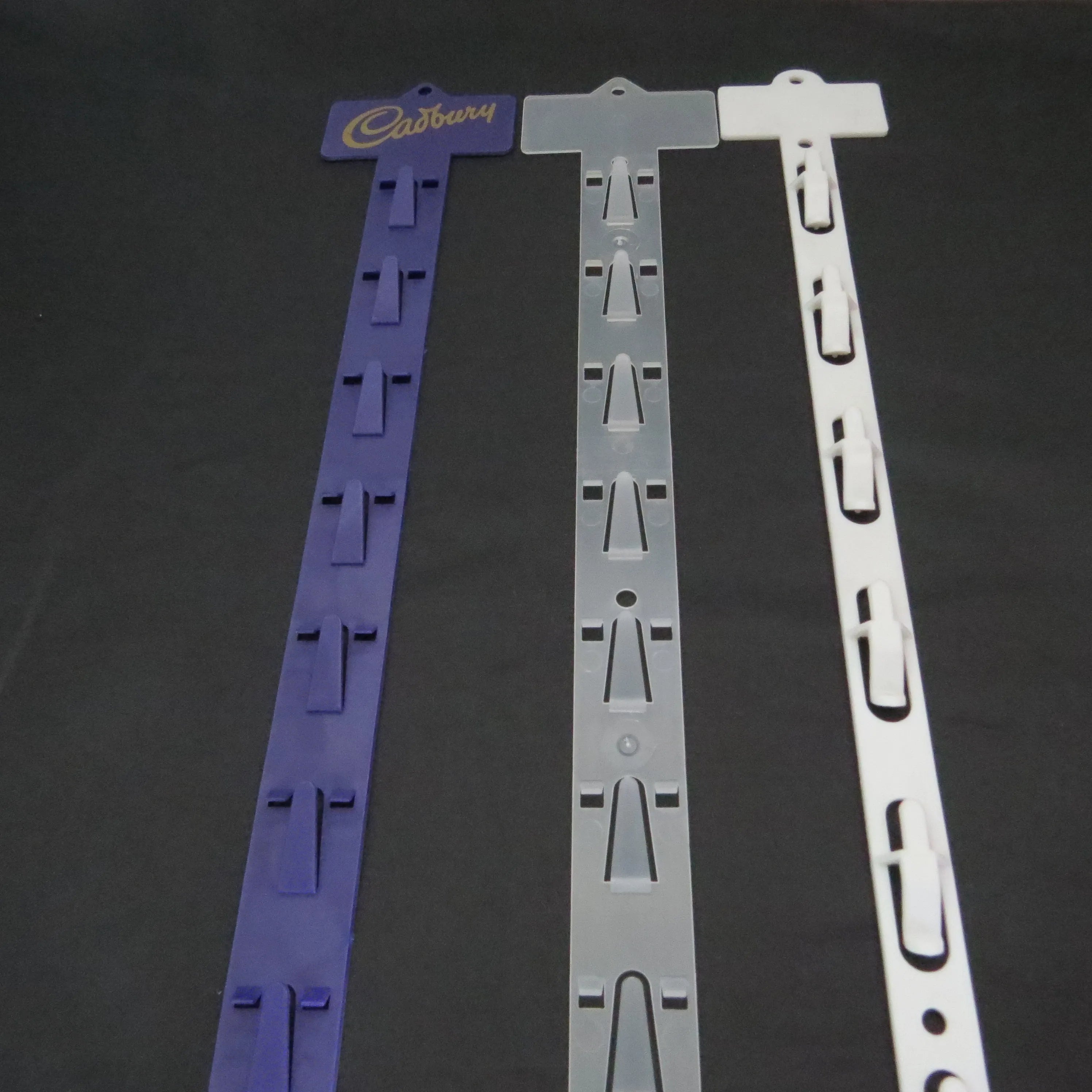 Hookei Clear Plastic Display Hanging PP Clips Strips for Supermarket /Stores Shelf