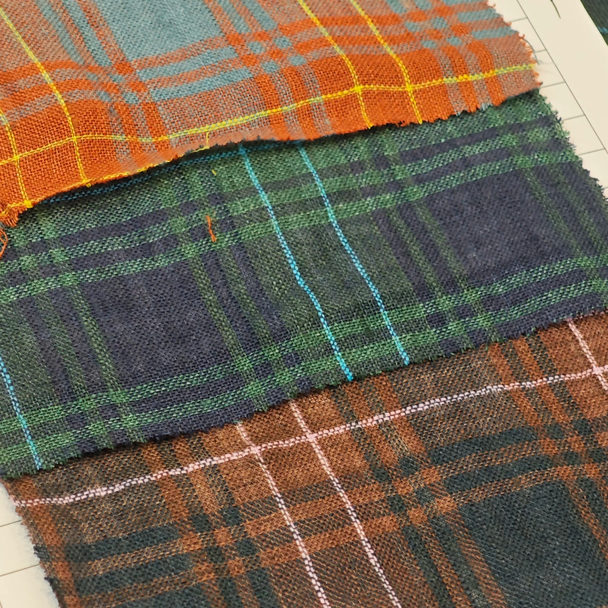 2026 Hot Selling Breathable French Flax Linen Textile Eco-friendly Soft Pure 100% Plaid Linen Fabric for Dresses Home Textile MegaBDM
