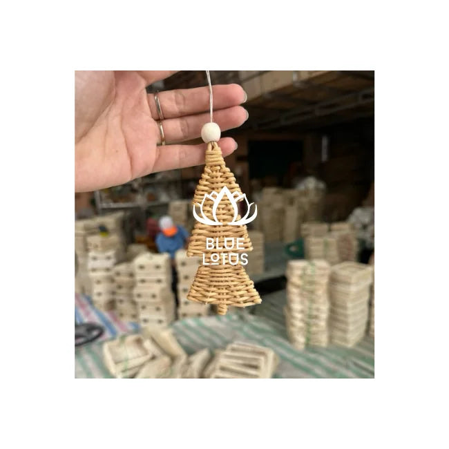 Eco-Friendly Rattan Wreath Christmas Decor Sustainable Handmade Holiday Ornament for Winter Celebrations