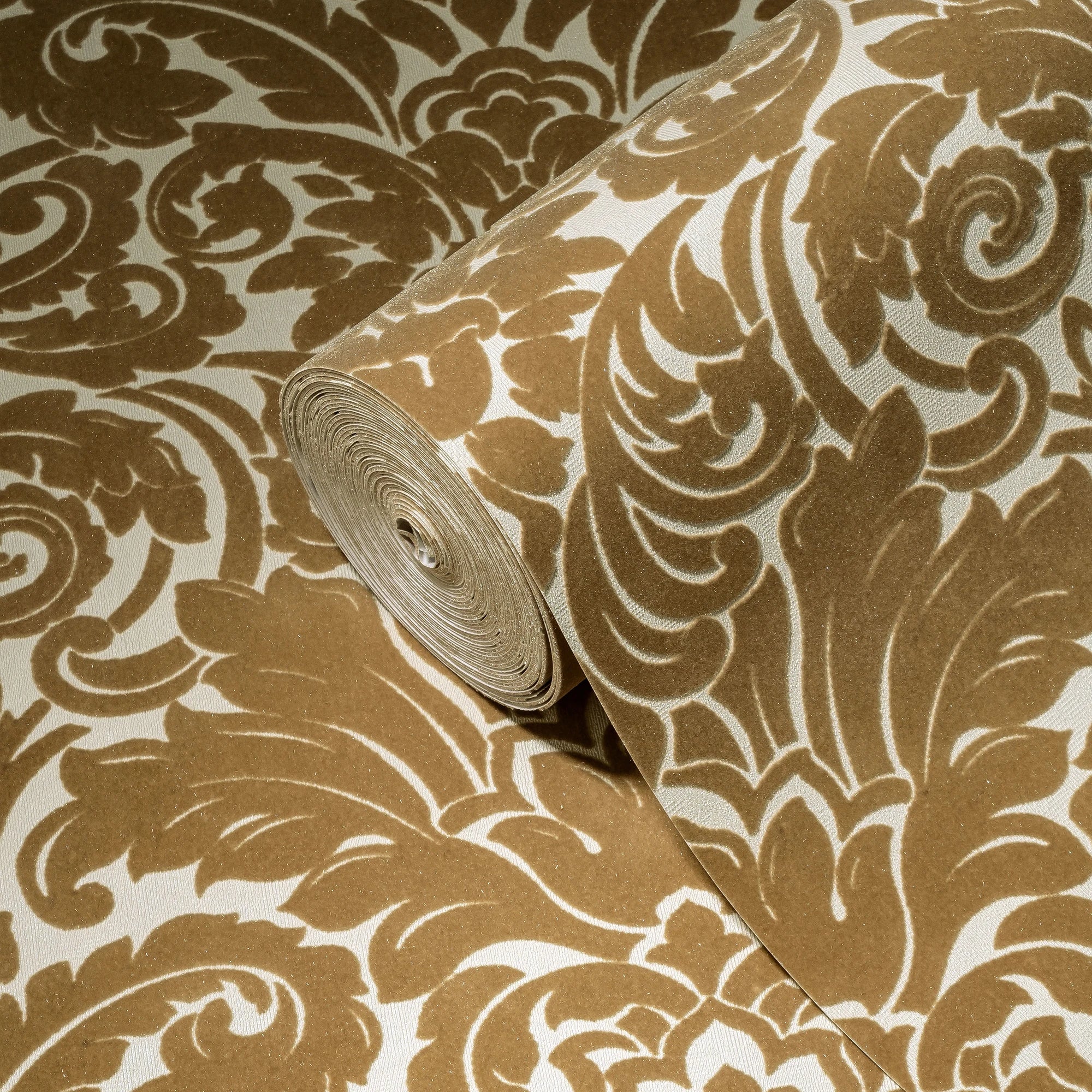 Germany Made Modern Luxury Velvet Flock Damask Gold Cream Brown Non Woven Wash-Resistant Wallpaper Rolls Kitchen Bathroom