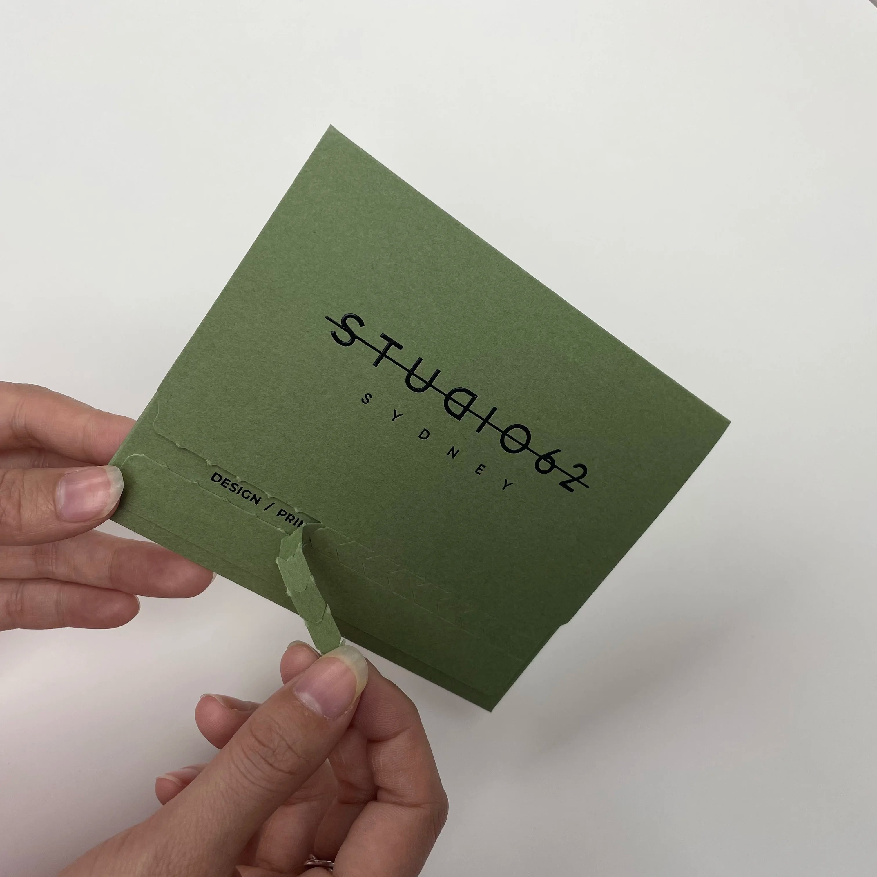 Custom Printed Compostable Tear Strip Paperboard Packaging Envelopes for Eco-Friendly Shipping