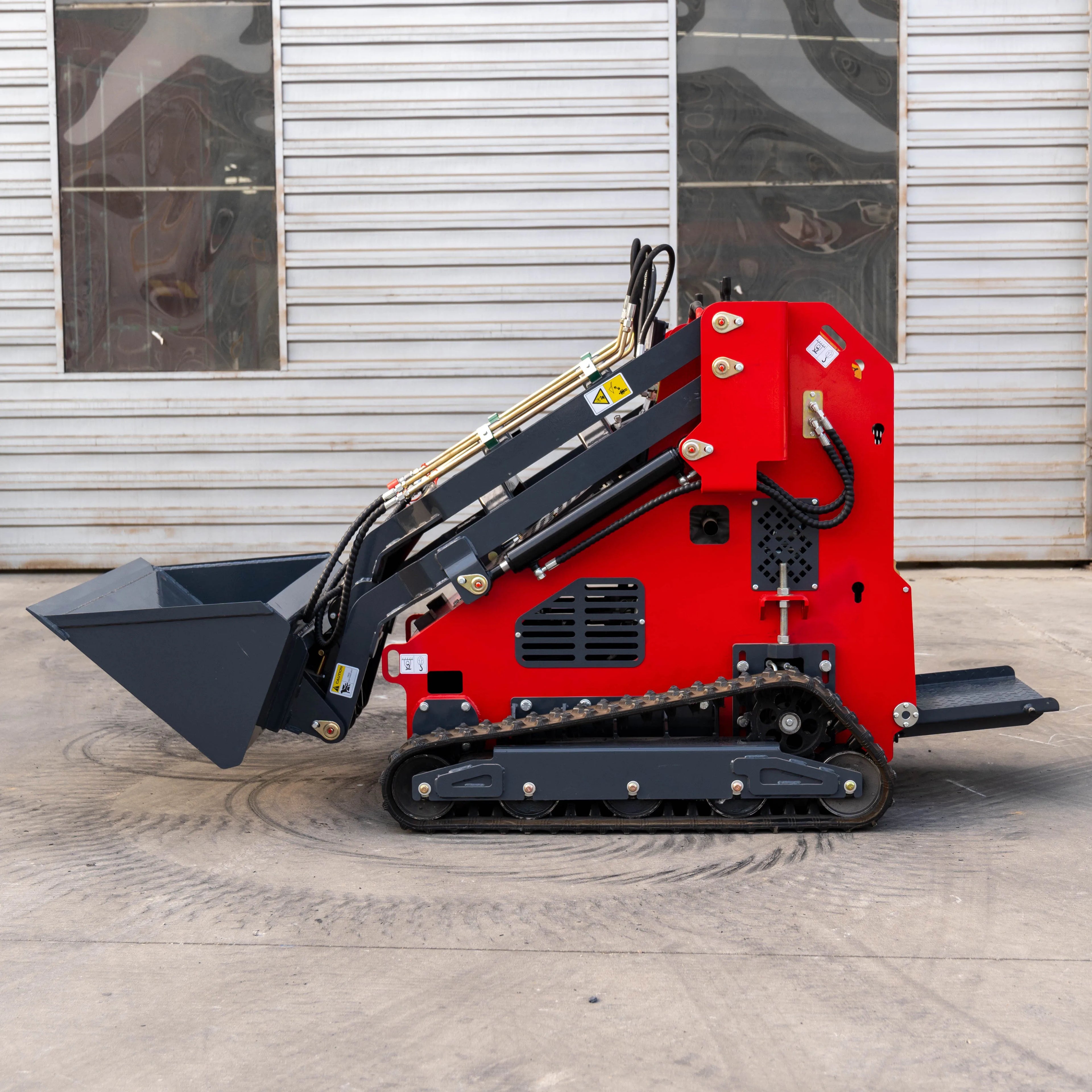 China Powerful Mini Skid Steer Diesel Loader Cheap  Crawler Loader Mini EPA Engine Compact Skid Steer Machine