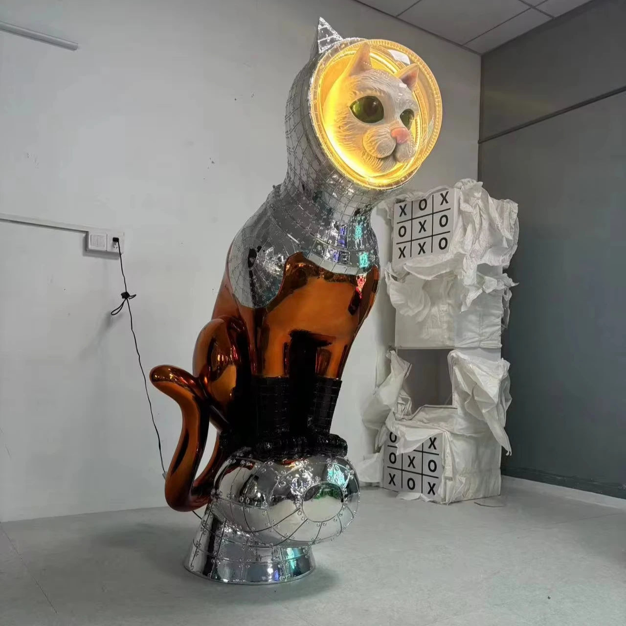Trendy Large-scale Internet Celebrity Space Cat Ornament Electroplated High-end Resin Sculpture
