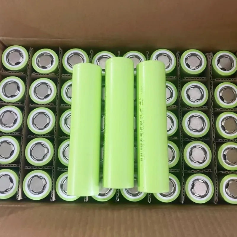 32140 15Ah 800Cycles Cylindrical 3.2V LiFePO4 Cell 48Wh Battery for Electric Vehicles