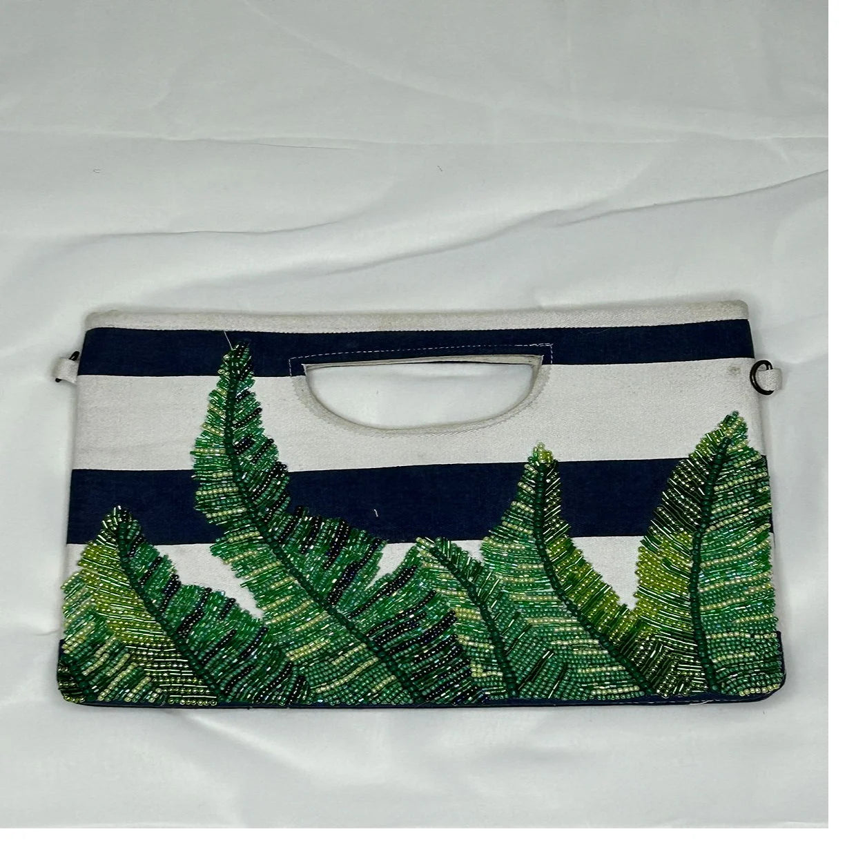 Custom Made Green Leaf Designed Button Embroidered Zippered Waterproof Microfiber Pouches for Fashion Accessory Stores Resale