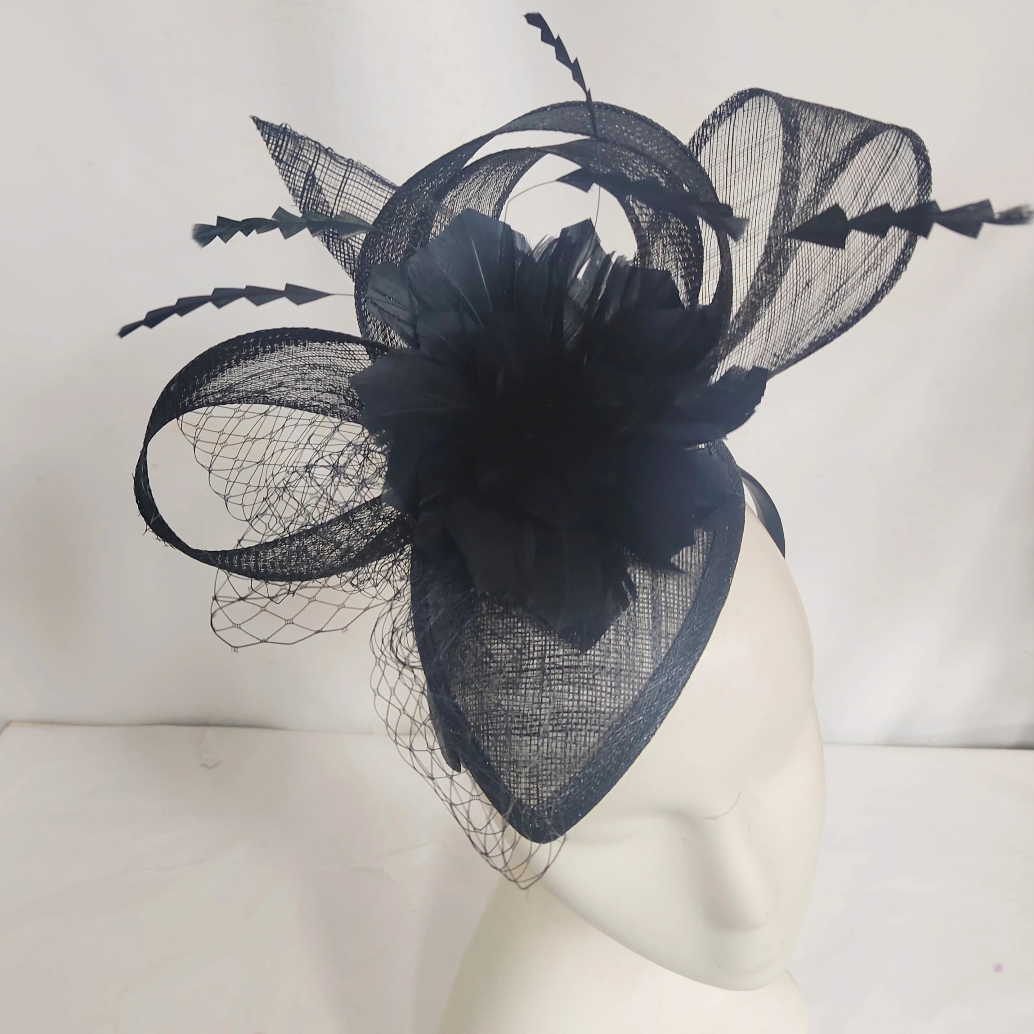 Classic Feather Veil Fascinator Hat for Formal Wedding Tea Party Church Races Beach Casual Ladies Headwear Bridal Accessories
