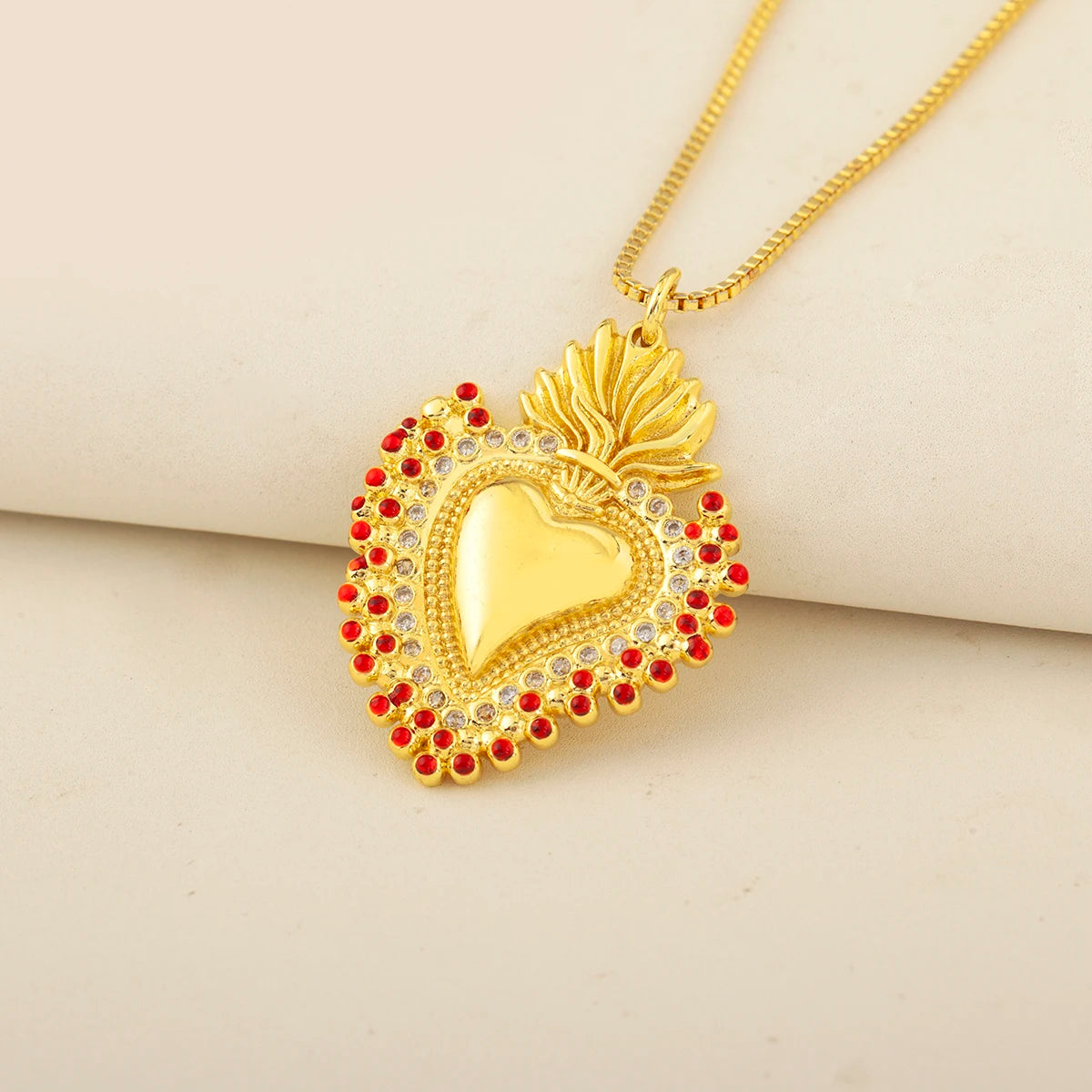 QIKU Wholesale Sacred Heart of Jesus Around Gold Zircon Link Chain Pendant Christian Necklace Copper 18K Gold Plated Unisex