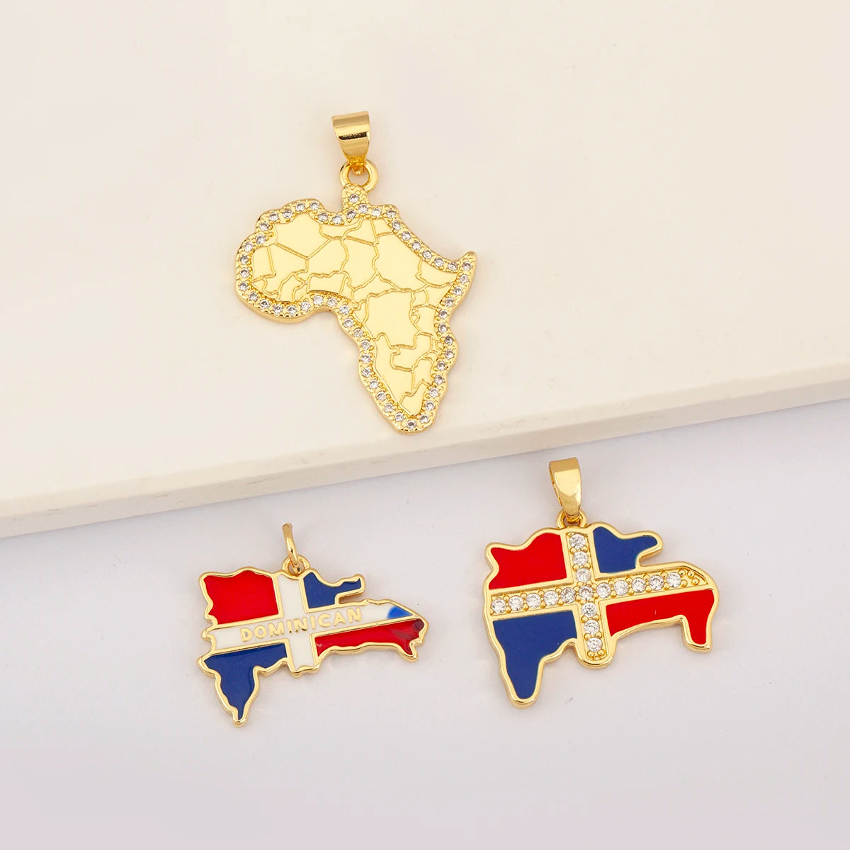 QIKU Wholesale Gold Plated Dominica and South America Map Charms Geographic Pendant for Jewelry Necklace Making