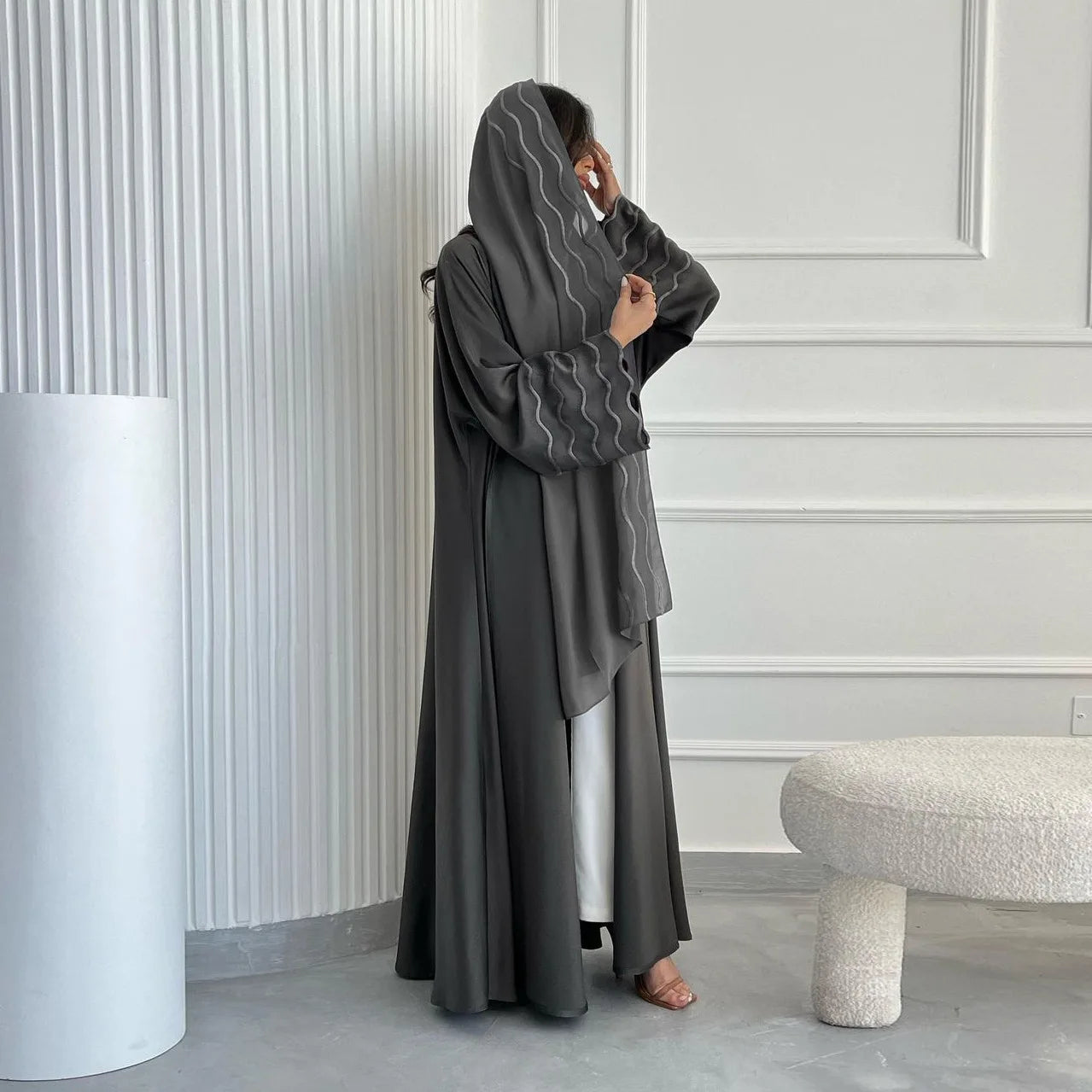 Eid Black Luxury Islamic Dubai Muslim Women's Abaya Arab Dubai Turkish Abaya Delicately Embroidered Striped Cardigan With Hijab