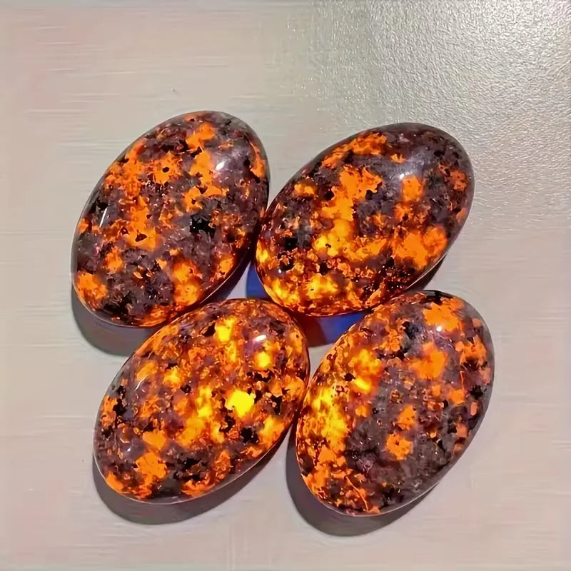 Natural Yooperlite Palm Stone UV Reactive Glowing Flame Rock Polished Fluorescent Sodalite Pocket Stone for Reiki Meditation