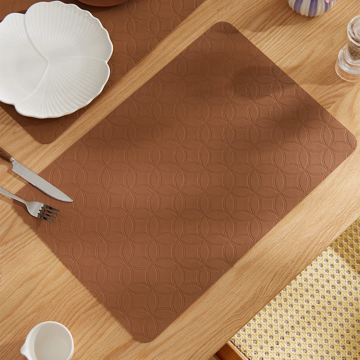 Hot Selling PVC Vinyl Leather Placemat for Kitchen Dining Table Leather Table Mats Place Mats for Holiday Table Christmas