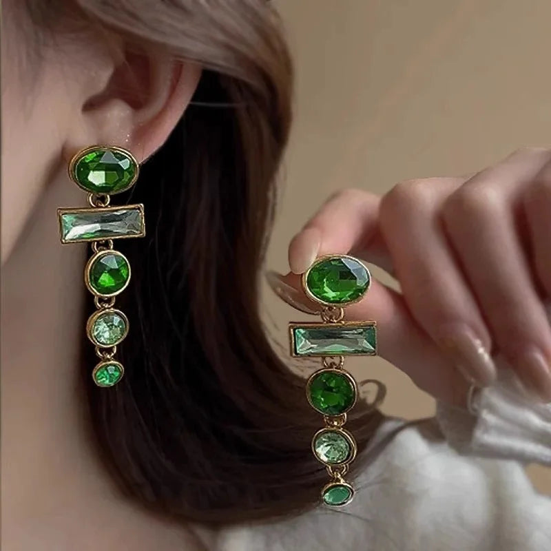Luxury Emerald Gradient Crystal Synthetic Tassel Earrings Elegant Retro Green Gemstone Earrings