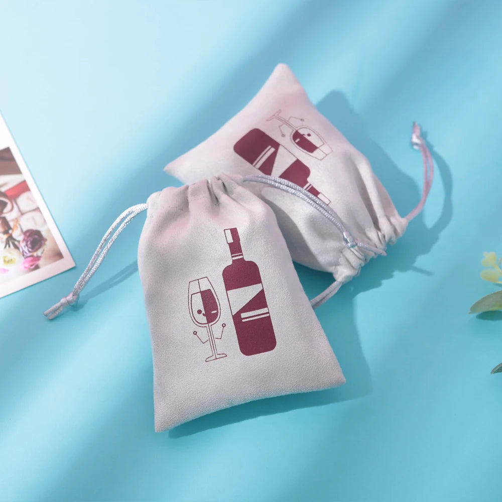 Personalized White Velvet Drawstring Pouch Small Chic Wedding Favor Bags Faux Suede Jewelry Packaging with Chic Print