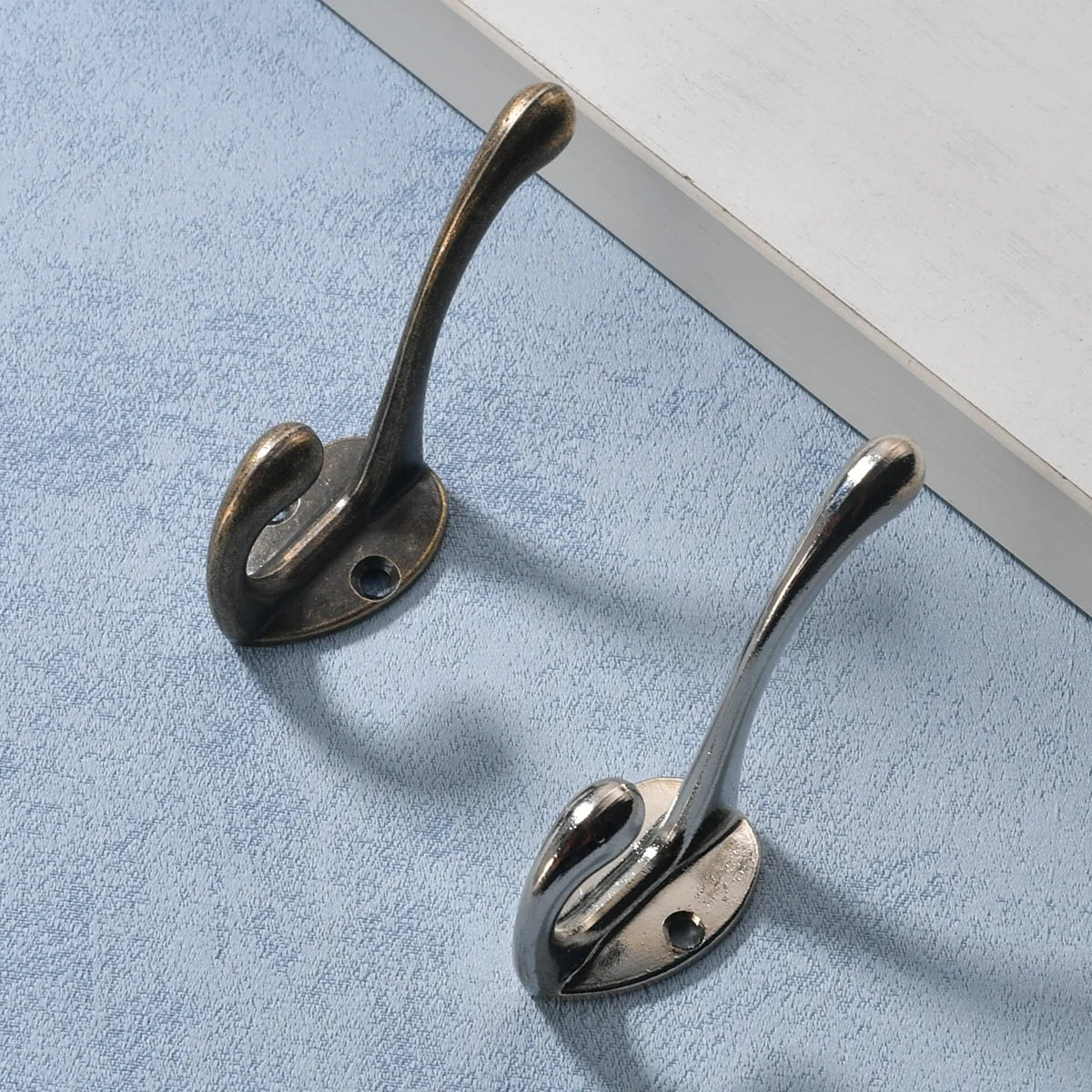 Heavy-duty Modern Entrance Zinc Alloy Wall Hook with 2 Hooks for Hanging Towels Clothes & Keys-Multifunctional Design