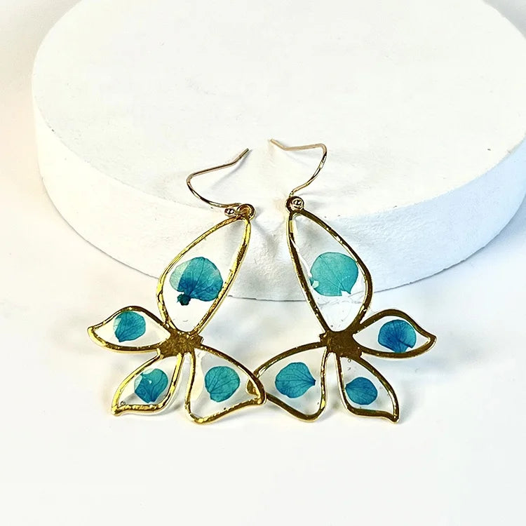 18K Gold Butterfly Shaped Resin Earrings Custom Fashion Drop Jewelry for Women Dried Flower Ear Danglers