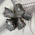 Wholesale Natural Uncut  Loose Gemstone Rhodolite Rough Garnet Stone Raw Garnet for Jewelry Making Decoration