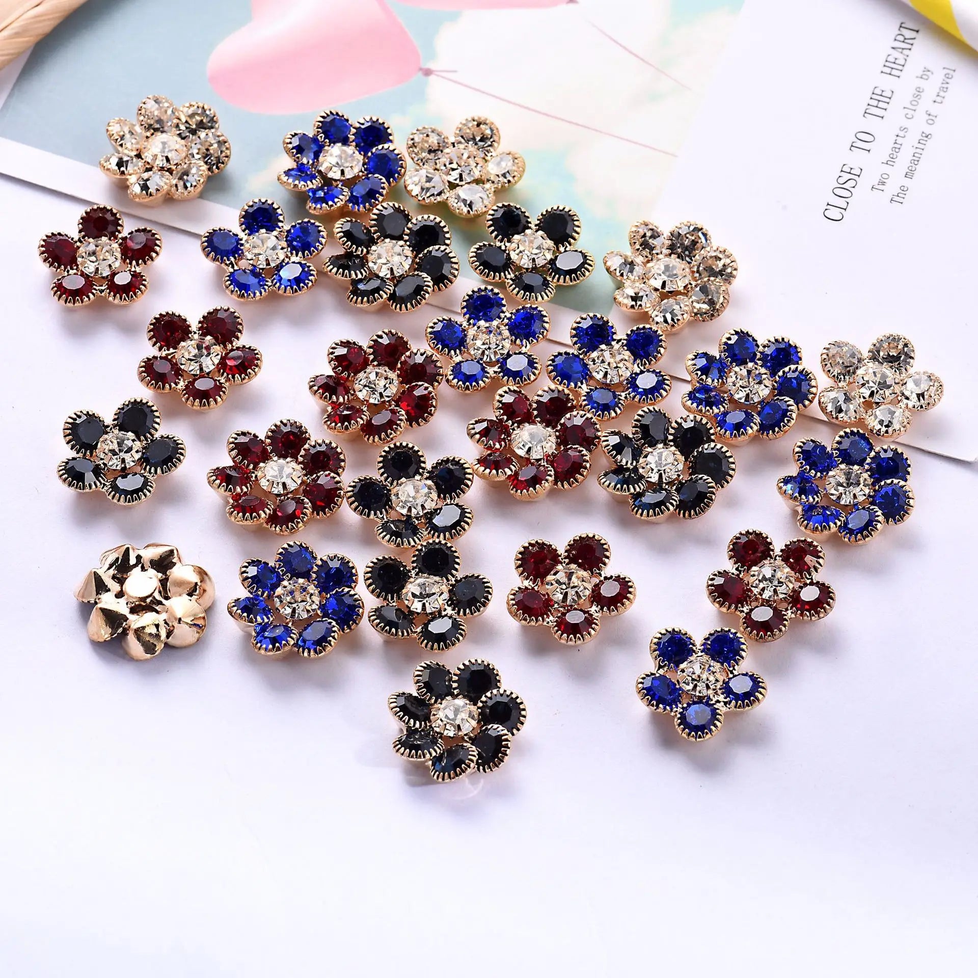 Custom Fancy Metal Crystal Button Flower Bling Rhinestone Sewing Shank Style with Plating Technique for Garment Accessories