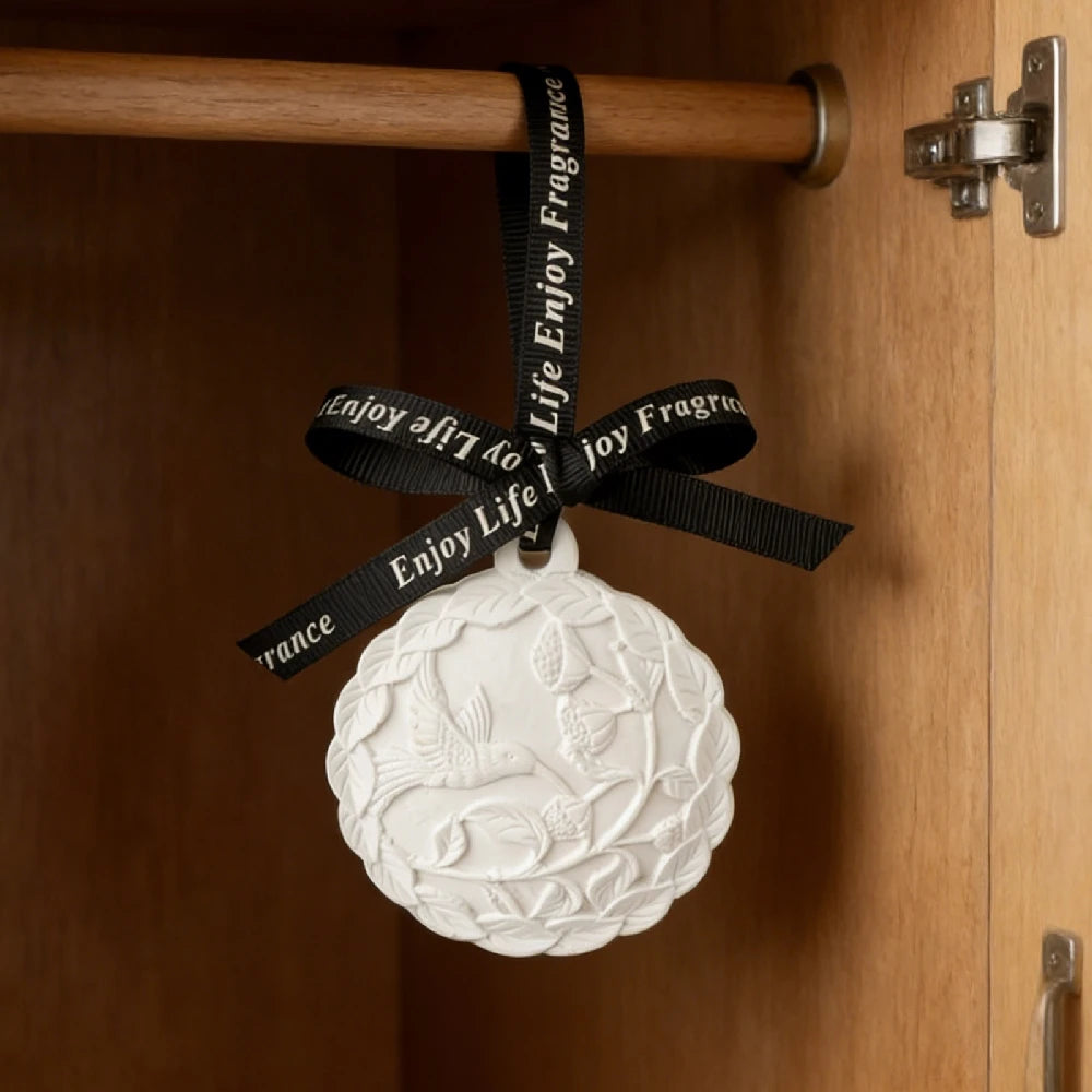 Hanging Scented Ceramic Car Aroma Plaster Pendant Wardrobe Air Freshener Porcelain Flower Home Fragrance Essential Oil Diffuser