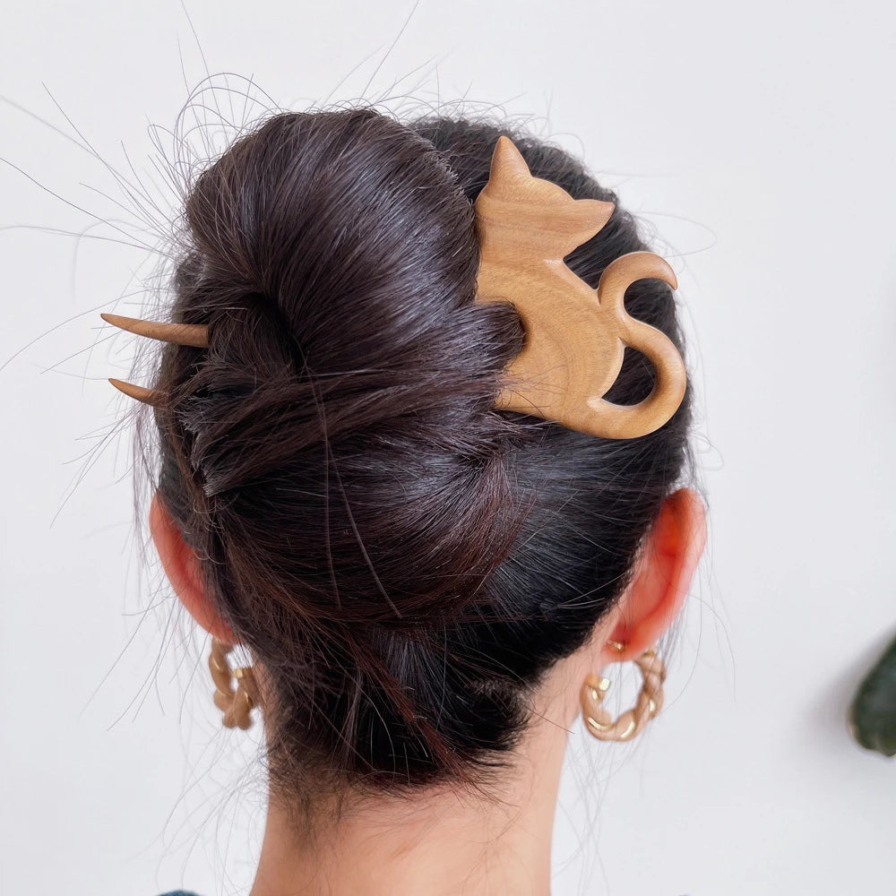 2022 New Design Cute Cat Shape Wooden Hair Clip Women Fashion Simple Hairpin