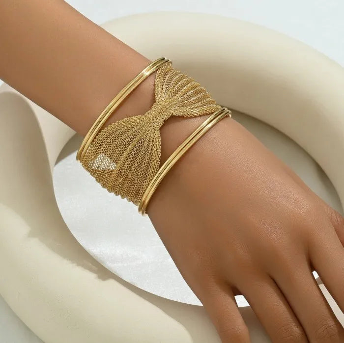 Vintage Metal Gold Plated Geometric Hollow Alloy Bracelet Bangles Trend Bracelet for Women Gift Fashion Jewelry