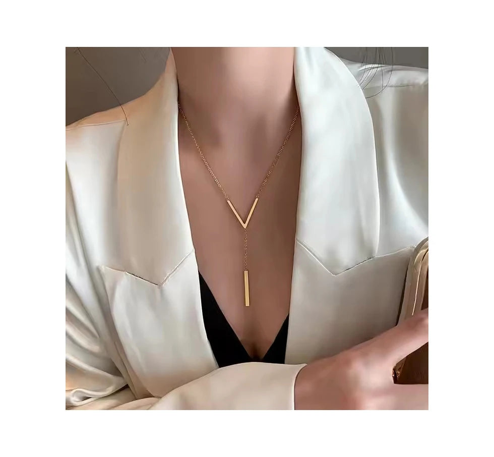 2023 Elegance V Shape Long Chain Necklace Minimalist Waterproof Titanium Steel Geometric Pendant Necklace for Women