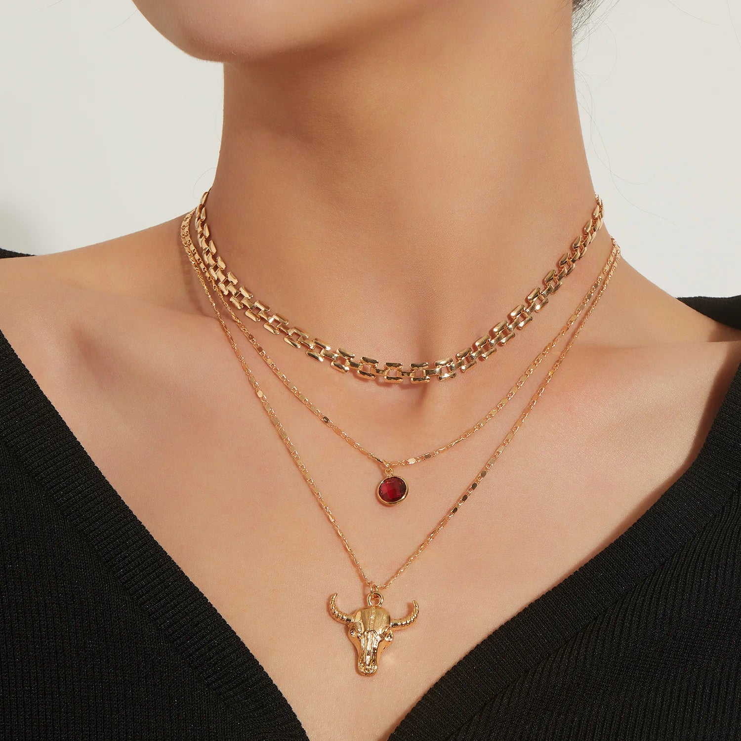 Fashion Gold Double Layered Necklace Trendy Bull Head Temperament Faux Red Crystal Necklaces for Women