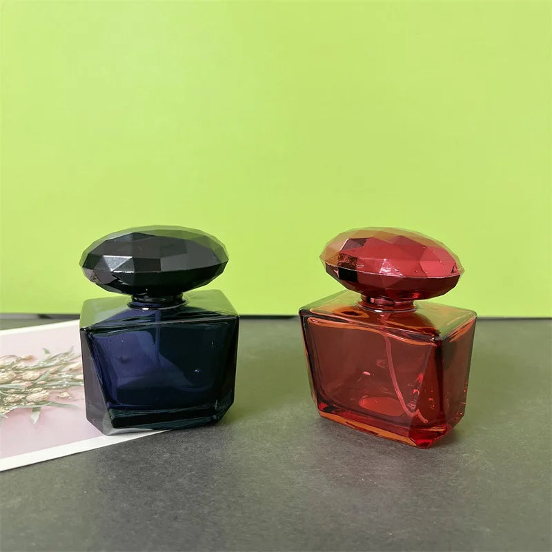 Perfume Bottle  Divide Into Spray Bottle Makeup Cream Empty 30ml Red pink Glass Spray Bottle Stock