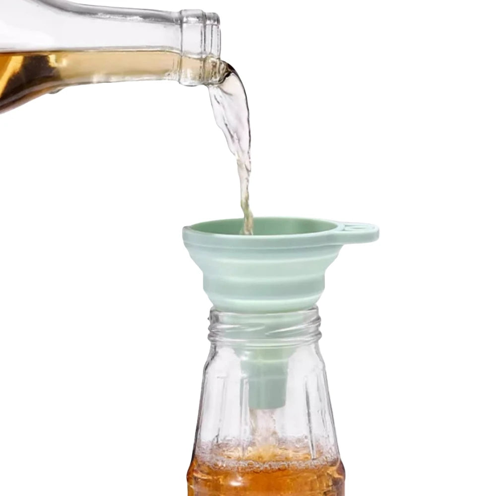 Factory Hot Sales Kitchen Silicone Collapsible Funnel  BPA Free Portable Foldable Funnel for Oil Water Liquid Transfer