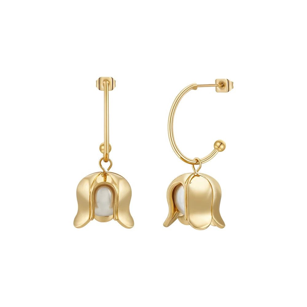 Latest 18K Gold Plated Brass Jewelry C Hoop Shaped Flower Petal Pearl Drop Earrings for Women Accessories Earrings E231508