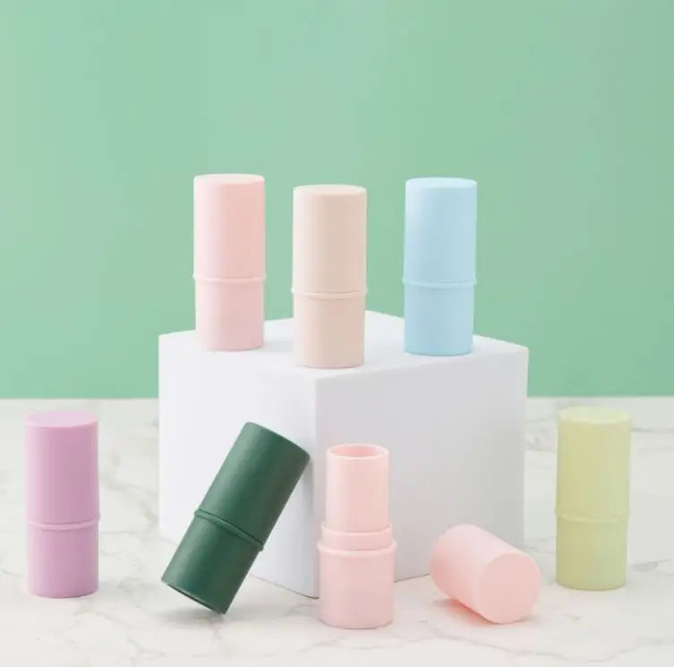 Wholesale Cosmetic Packaging Empty Lip Balm Container 6g DIY Colorful Plastic Lipstick Tube Concealer Stick Bottle Custom