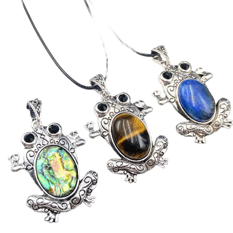 40*60MM Exaggerated Trendsetter Crystal Animal Necklace Natural Gemstone Inlaid Little Frog Pendant for Women Jewelry