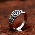 SS8-1077R New Creative Design Viking Valknut Celtic Odin Vegvisir Cross Ring Triangularn God Pattern Jewelry Wholesale Gift