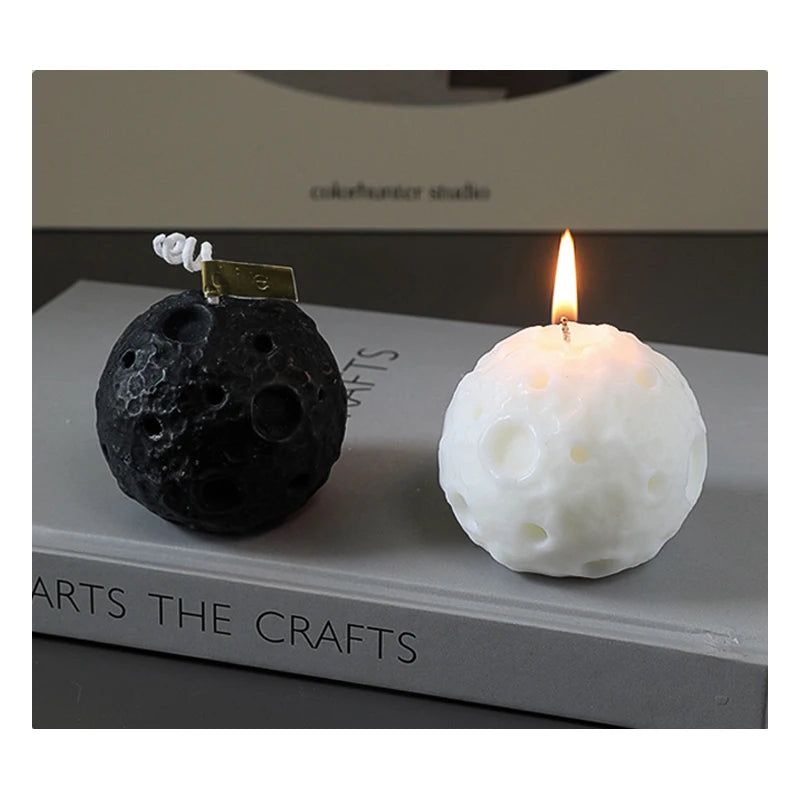 AIKUN Creative Luxury Handmade Perfume Candle Black White Moon Shaped Relaxing Soy Wax Scented Oil Candle/Candel