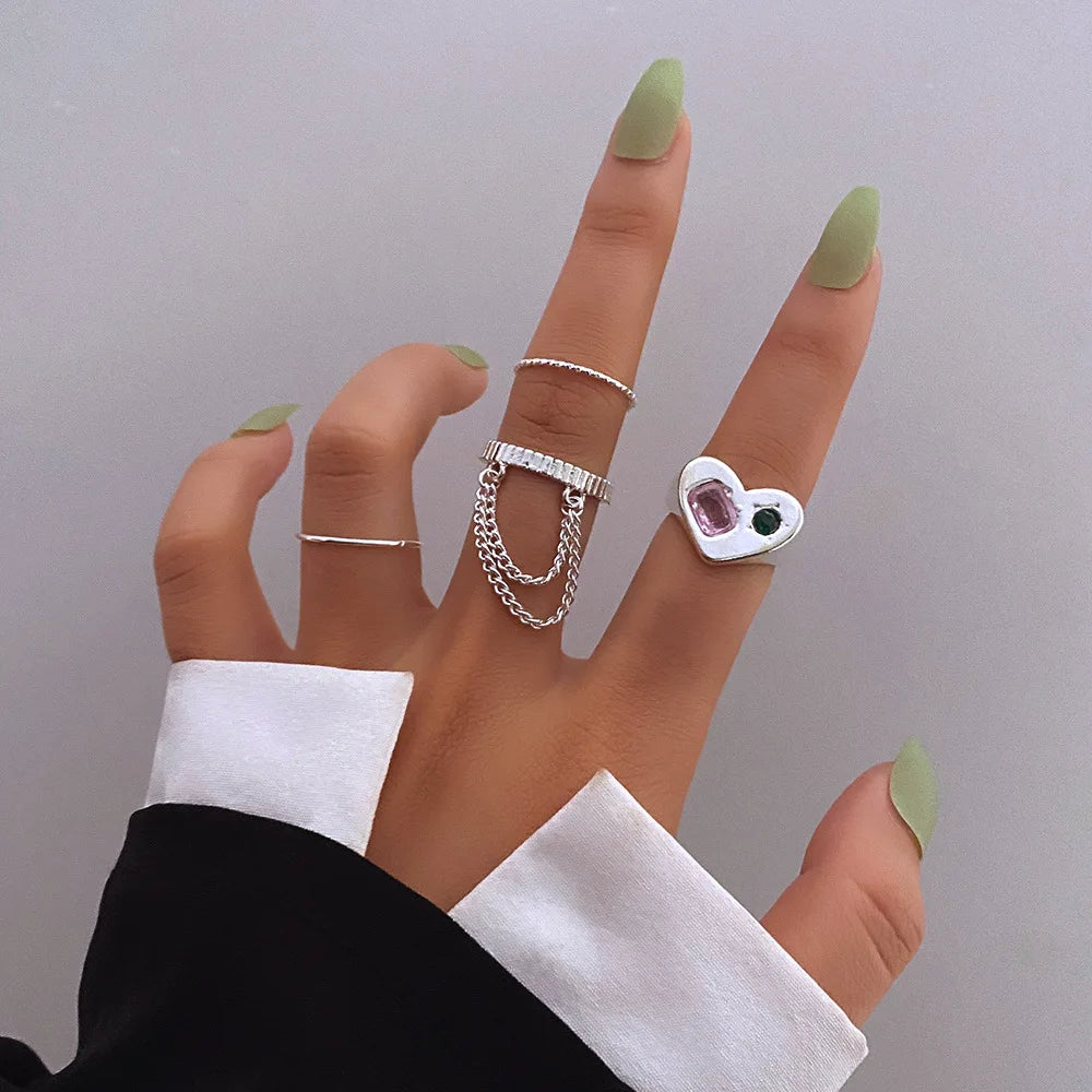 5Pcs/set Bohemian Fashion Heart Diamond Rhinestone Set Ring Women Vintage Chain Tassel Heart Decor Finger Ring Set