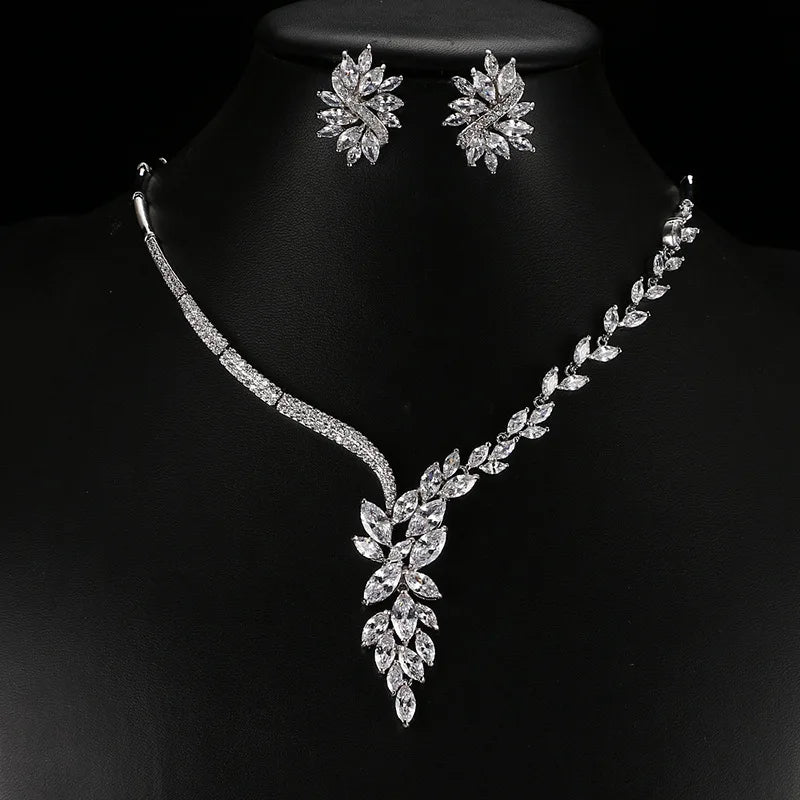 2022 New Arrival Crystal Wedding Jewelry Shiny Bridal Necklace Earrings Set Personality Asymmetrical Jewelry Set for Bride