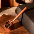Luxury Handmade Gold 10G Copper Coffee Bean Measuring Scoop Eco-Friendly Natural Healthy Rose Wood Handle Coffee Tea Accessory
