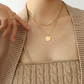 Fashion Personalized Jewelry Gold Plated Stainless Steel Letter Medallion Pendant Women Choker Necklace P903