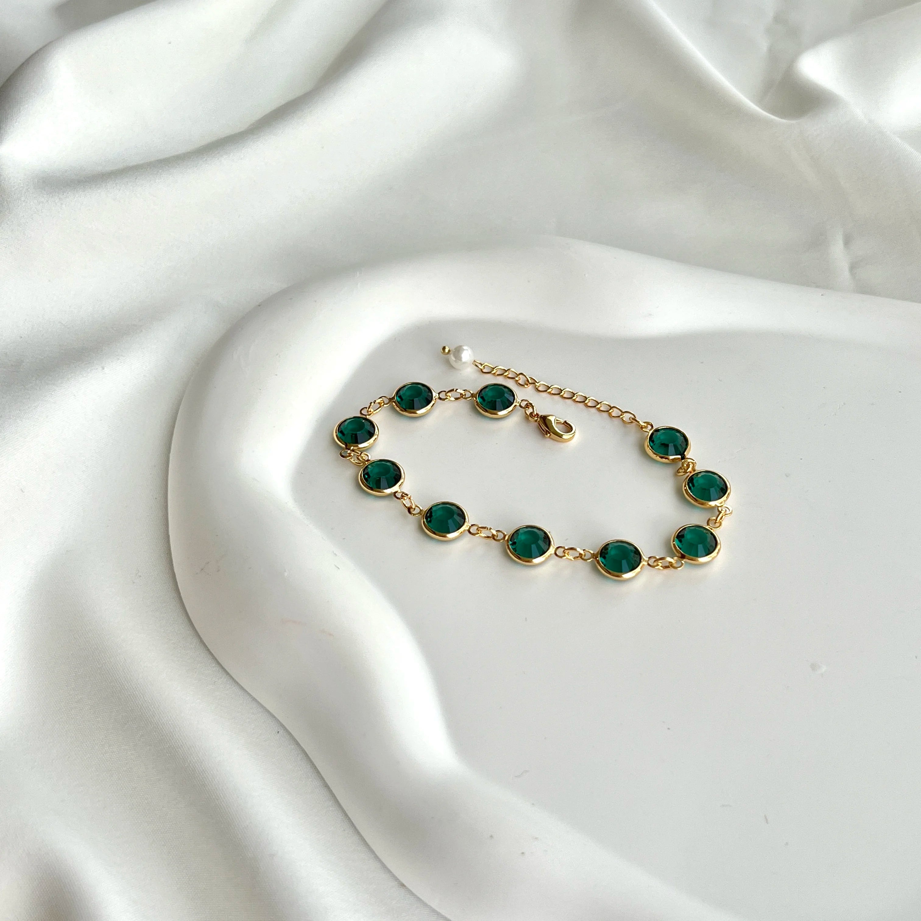Suppliers Sell Original Design White and Green Glass Stone Antique Alloy Bracelets