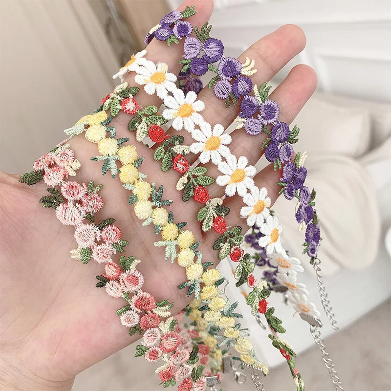 Wholesale Sweet Flower Necklaces Elegant Lace Embroidery Choker Necklaces Women