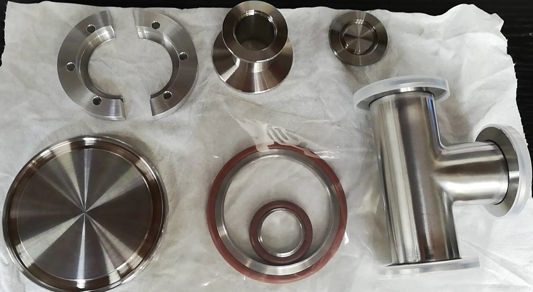 Vacuum KF Bulkhead Quick clamps rotating flange