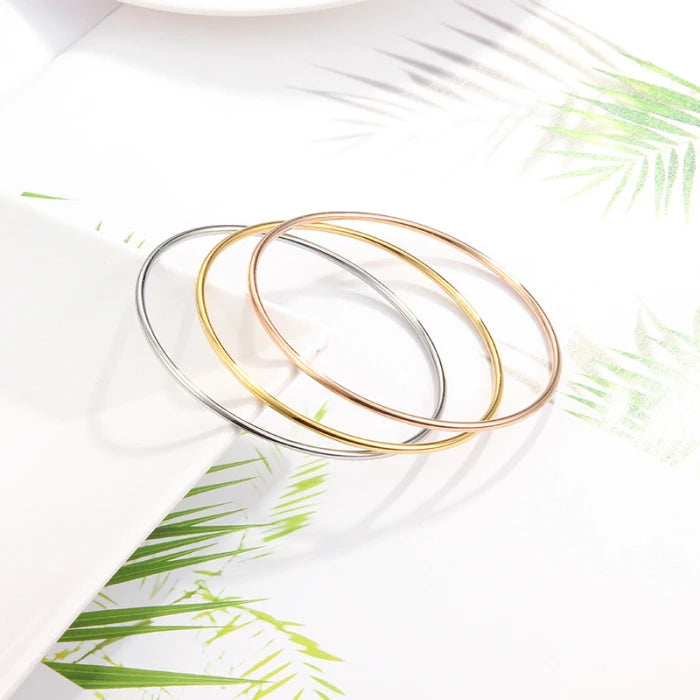 Women's Minimalist Simple Classic 18K Gold Plated High Polish Stainless Steel Tarnish Free Waterproof Single Circle Thin Bangles
