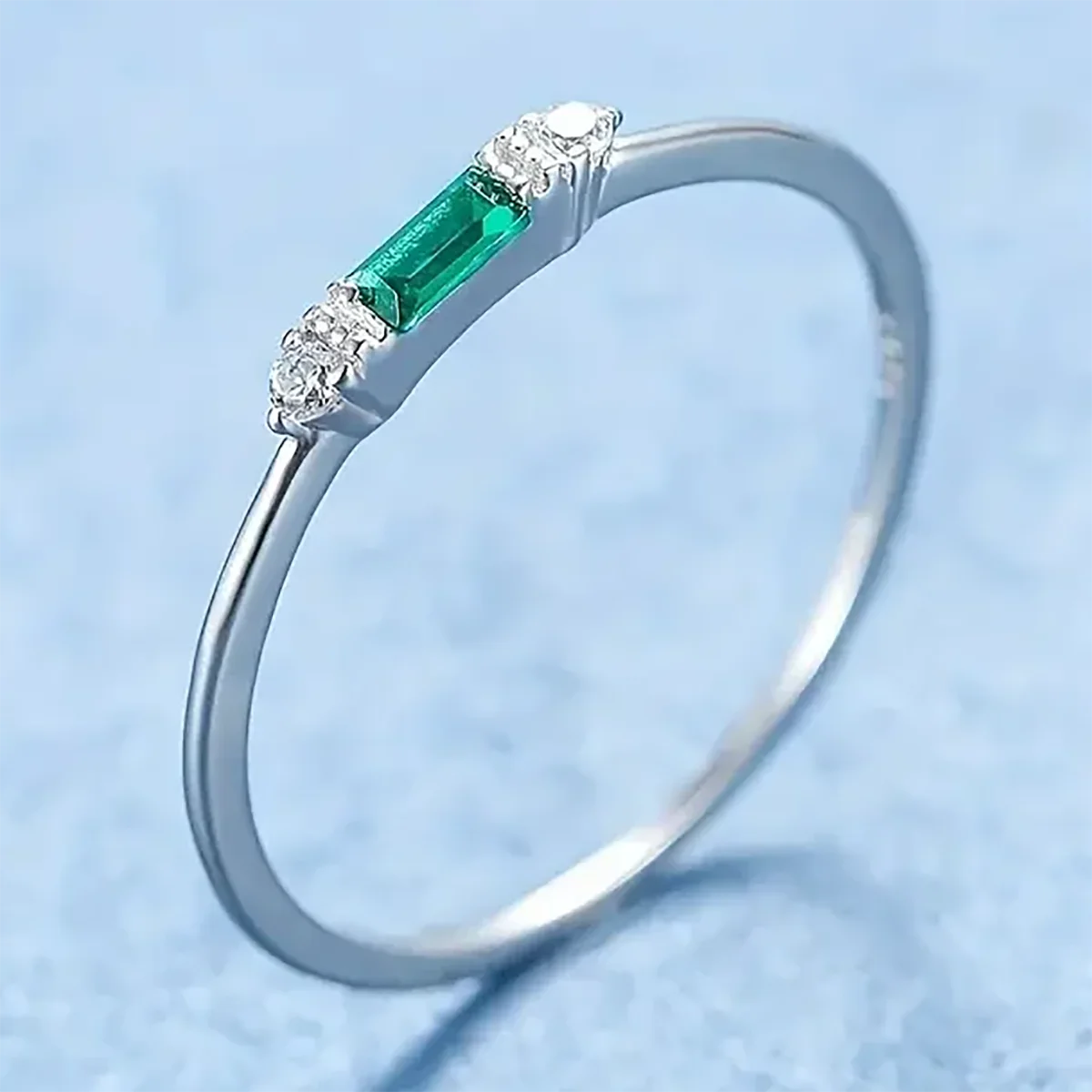 Huitan S925 Custom Delicate Green Geometric Design Crystal Zircon Thin Finger Rings for Women Wedding Ring 925 Sterling Silver