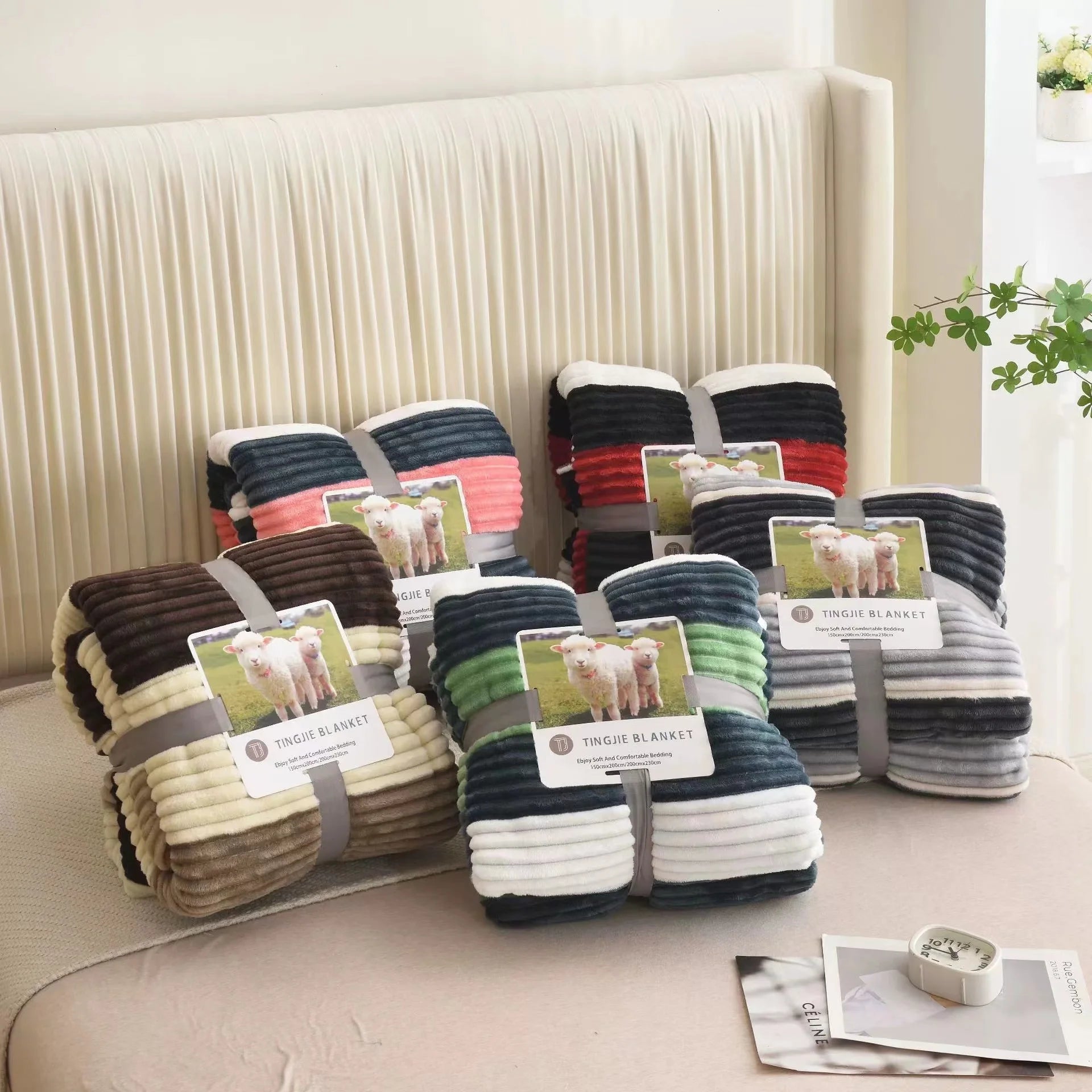 New Hot Sale Big Size Striped Pattern Flannel 200cm Fleece Weighted Sherpa Blanket Custom