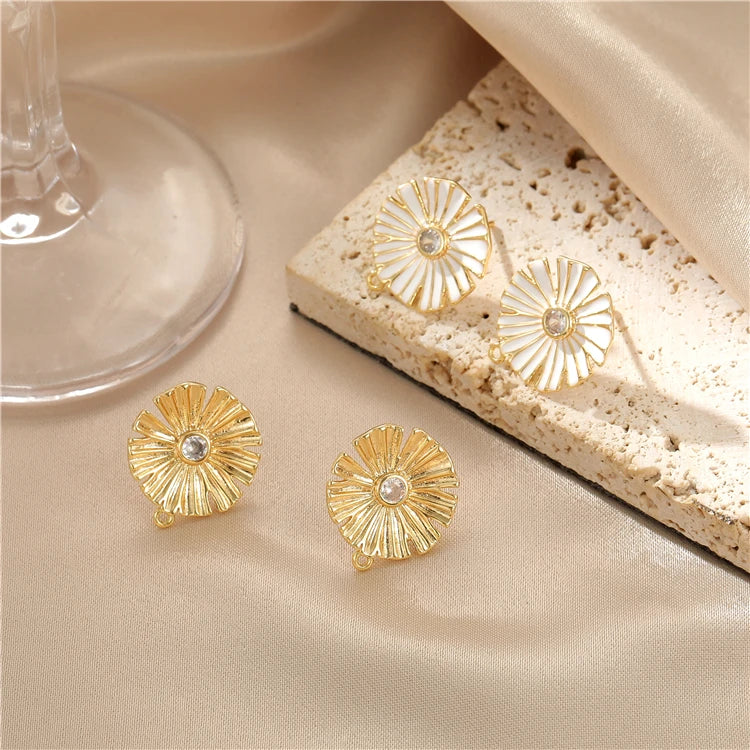14K Gold Plated Brass Fashion Earrings 2022 Wholesale Enamel Daisy Flower Earrings Women Accessories for Making Earings