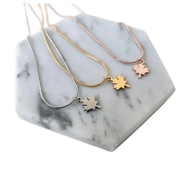 Stainless Steel Minimal Meaningful Jewelry Figaro Chain Gold Maple Leaf Charm Necklace Canadian Maple Leaf Necklace Jewelry