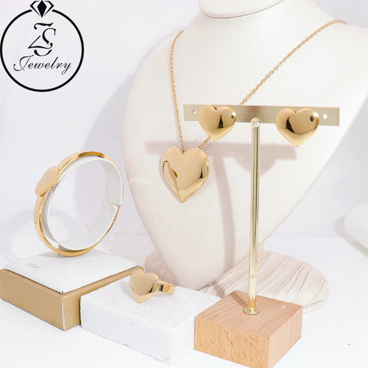 18K Gold Stainless Steel Jewelry Set Heart Shaped Necklace & Lovely Big Earrings for Women Classic Style for Wedding Party Gifts