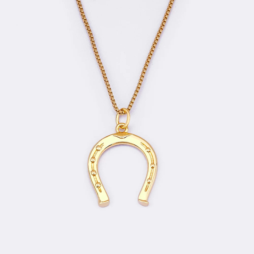 QIKU Luxury Horseshoe Shape Pendant Copper Gold Color Women Necklace Personalised Unisex Jewelry Accessory Customized Wholesale