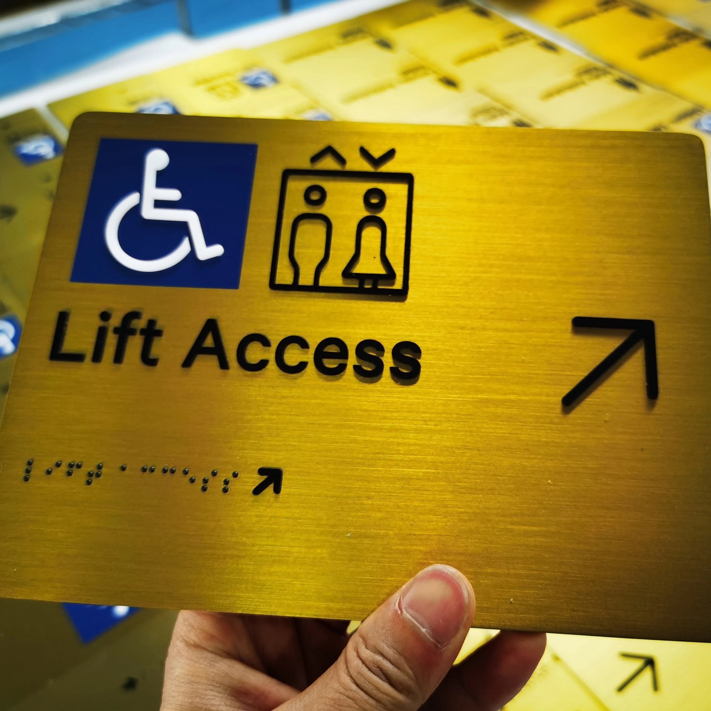 Customized ADA Metal Brushed Plaque Stainless Steel Door Braille Sign Catering Equipment for Hotel