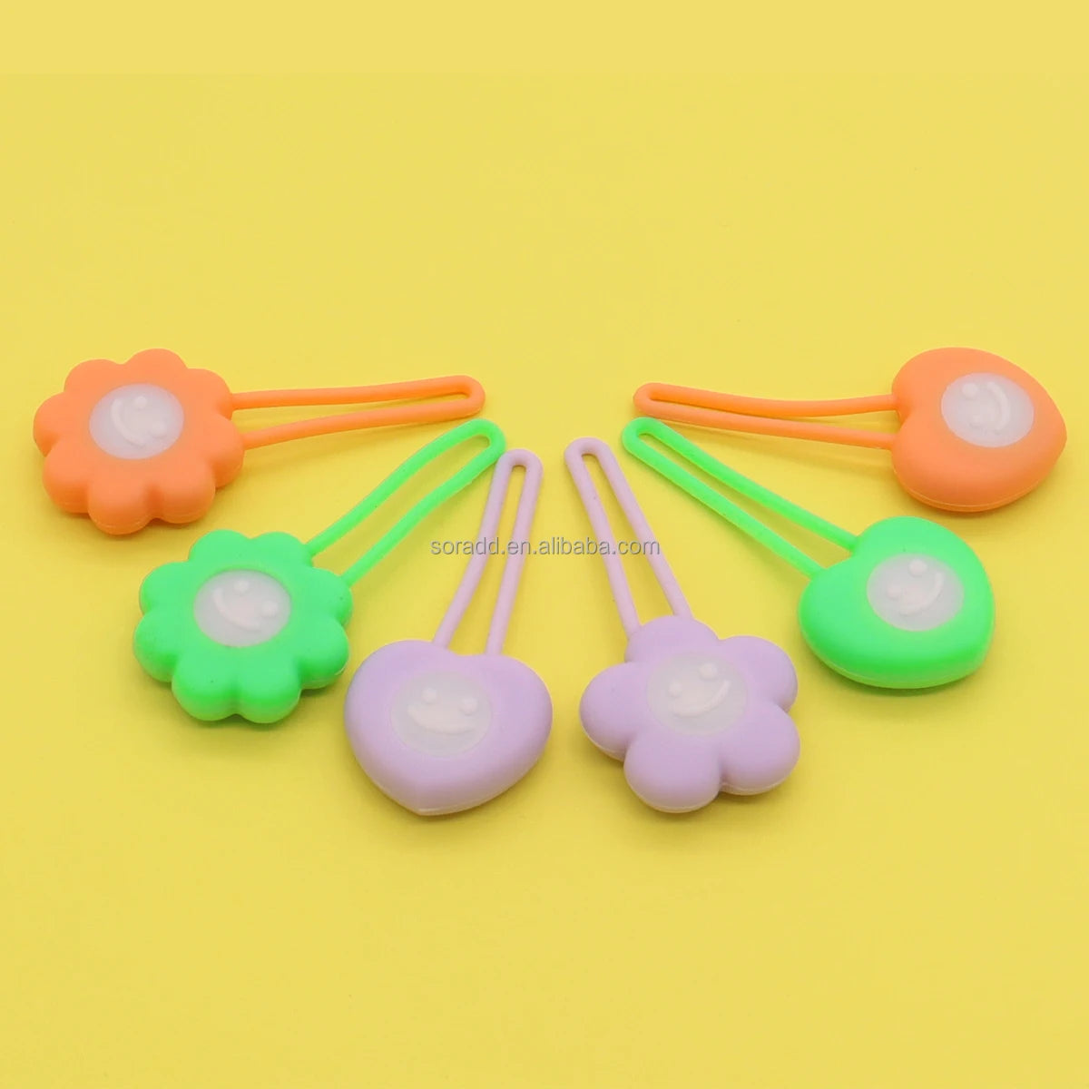 Flower Shape Silicone LED Pet Collar Light Accessories Outdoor Pet Supplies 3 Models Night Safety Dog Collar Pendant Light