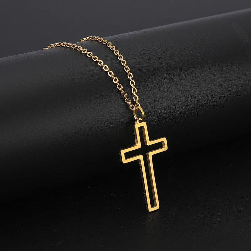 Non Tarnish Gold Cross Pendant Necklaces for Men Women Fashion 18K Gold Stainless Steel Outline Design Cross Necklace Wholesale